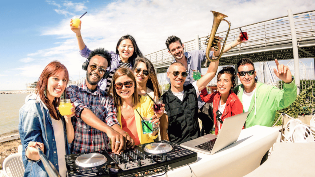 Krakow Party Boat Cruise – Unlimited Drinks & Nightclub Entry